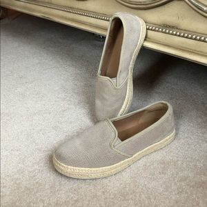 Clark’s Women’s Tan Shoes